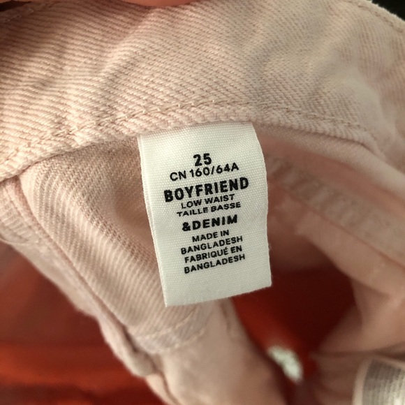 H&M Distressed Light Pink Boyfriend Style Jeans - Picture 4 of 4